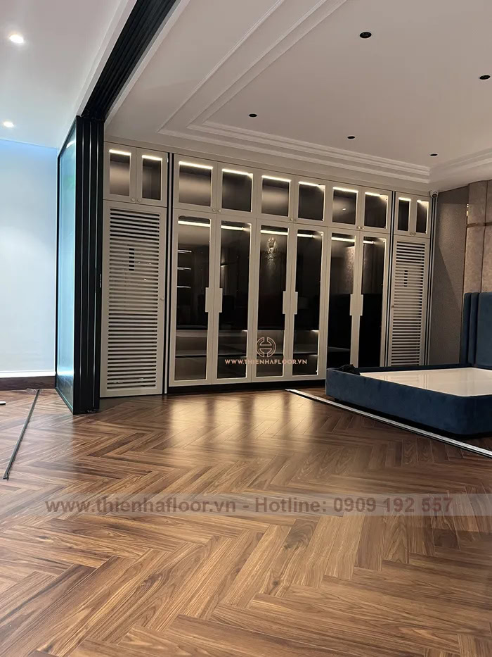 Công trình lắp đặt sàn gỗ xương cá MAYER cho showroom nệm Kim Đan 13 Cong-trinh-san-go-xuong-ca-showroom-kim-dan (6)