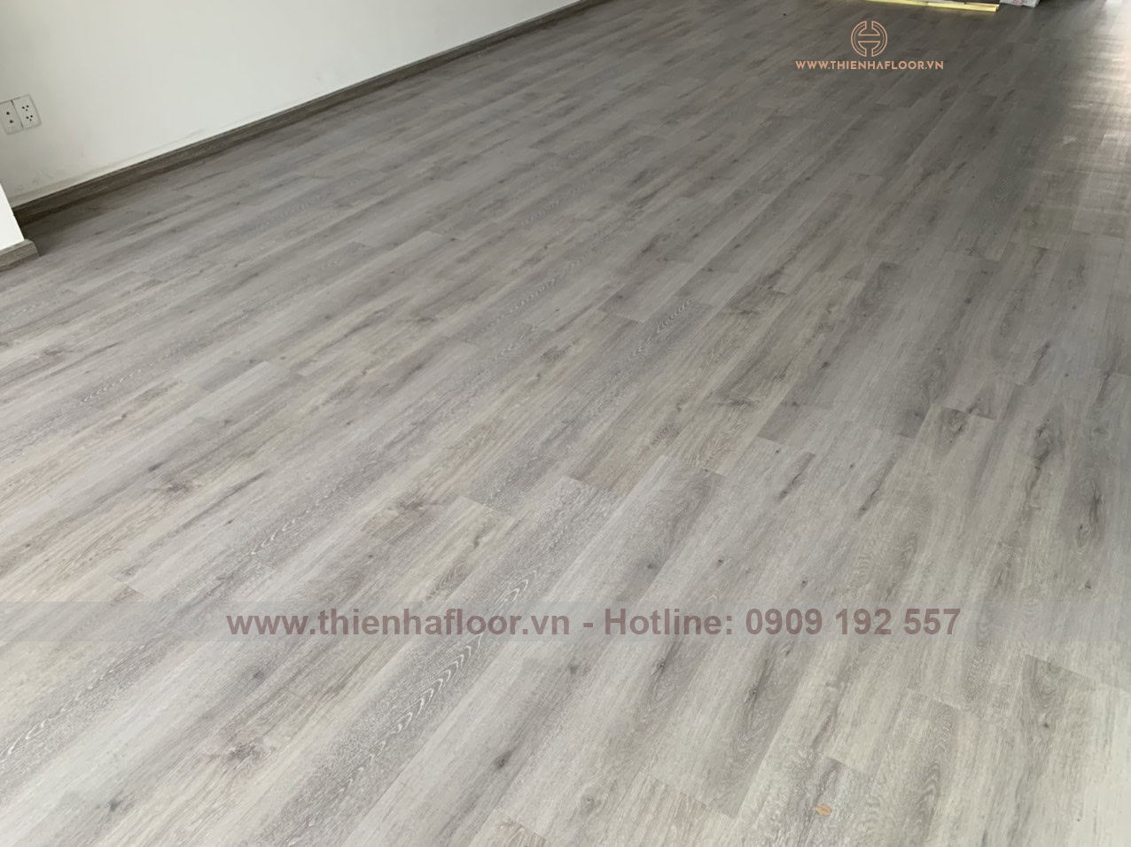 Cong-trinh-san-nhua-aimaru-4212 (2)