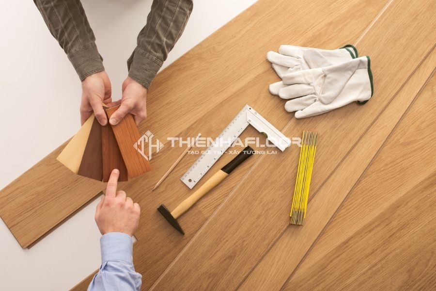 Cách chọn sàn nhựa phòng khách cực hay mà bạn nên biết 28 Thiên Hà Floor là đơn vị chuyên cung cấp & thi công sàn nhựa với hơn 12 năm kinh nghiệm