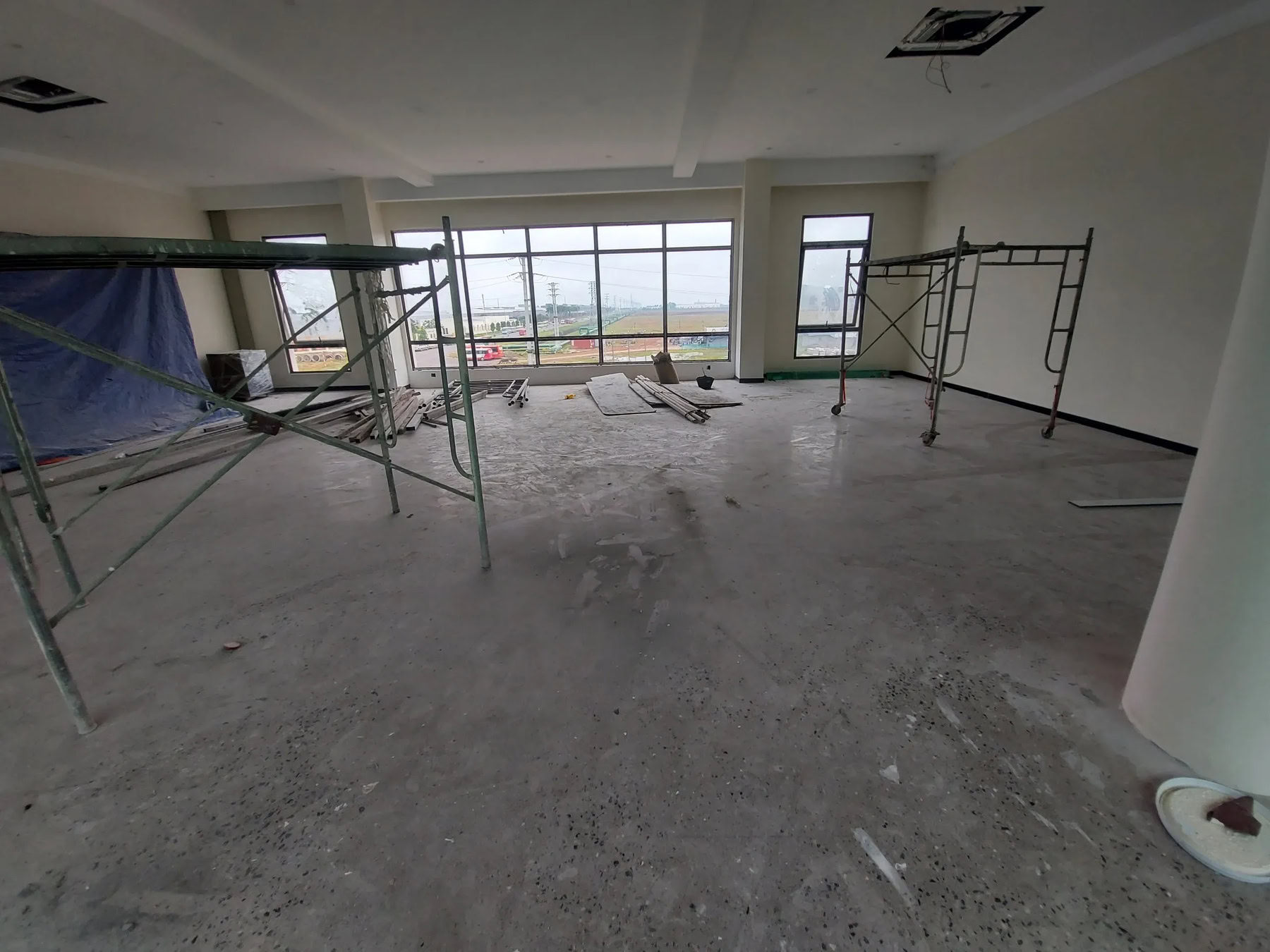 Thi-cong-cai-tao-san-phong-gym-quang-ninh (4)