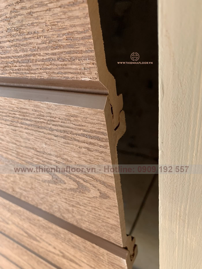 Thi-cong-op-nhua-ngoai-troi-kosmos (1)