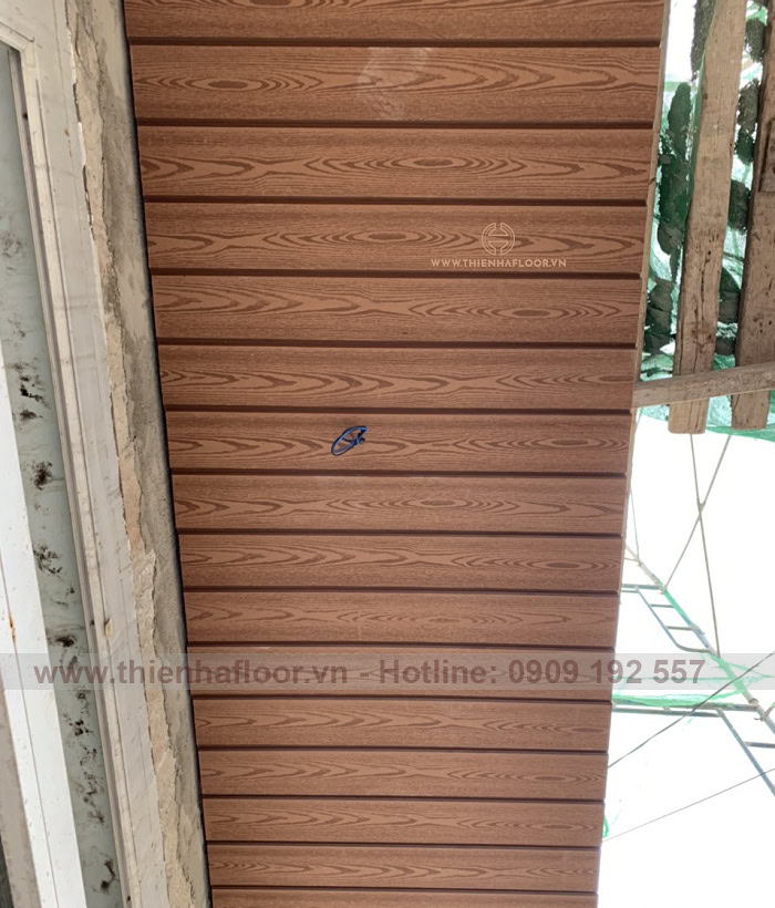 Thi-cong-op-nhua-ngoai-troi-kosmos (2)