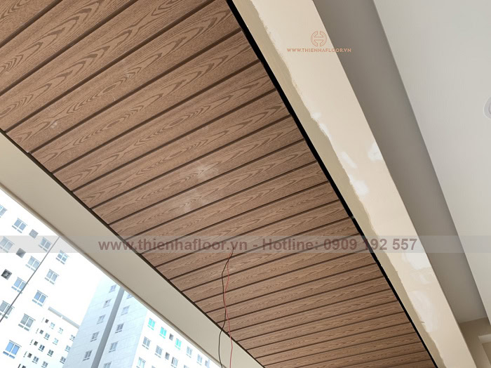 Thi-cong-op-nhua-ngoai-troi-kosmos (4)