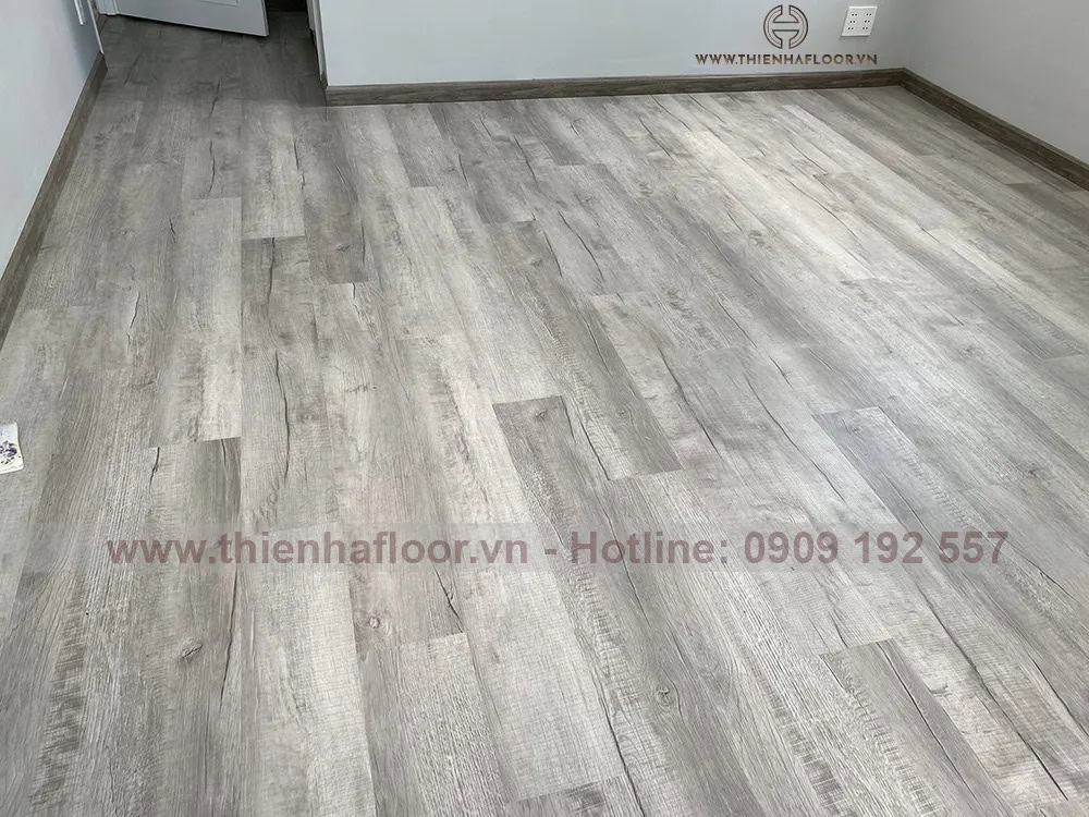 Thi-cong-san-go-usplus-quan-7 (3)