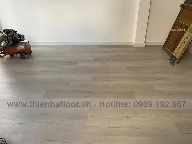 Thi-cong-san-nhua-spc-4211 (2)