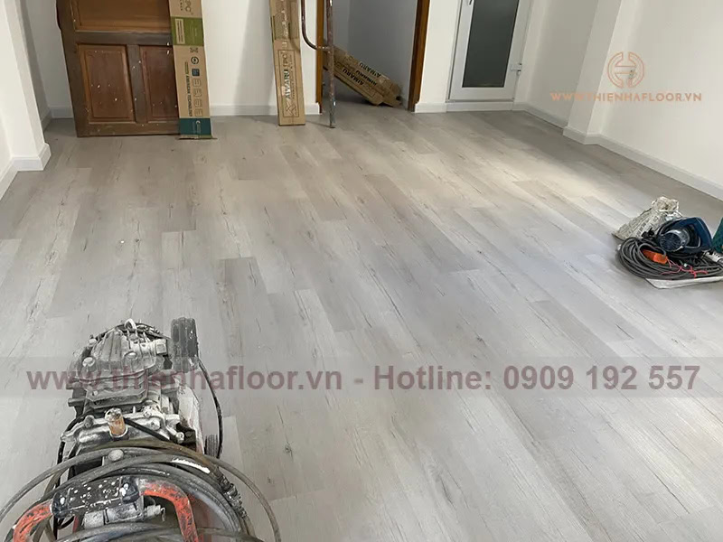 Thi-cong-san-nhua-spc-4211 (4)