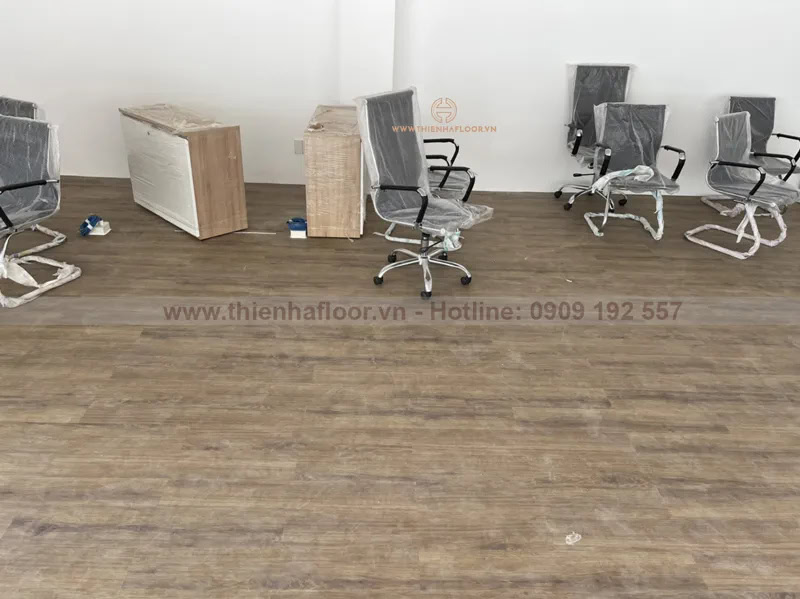 Thi-cong-san-nhua-tai-long-an (1)