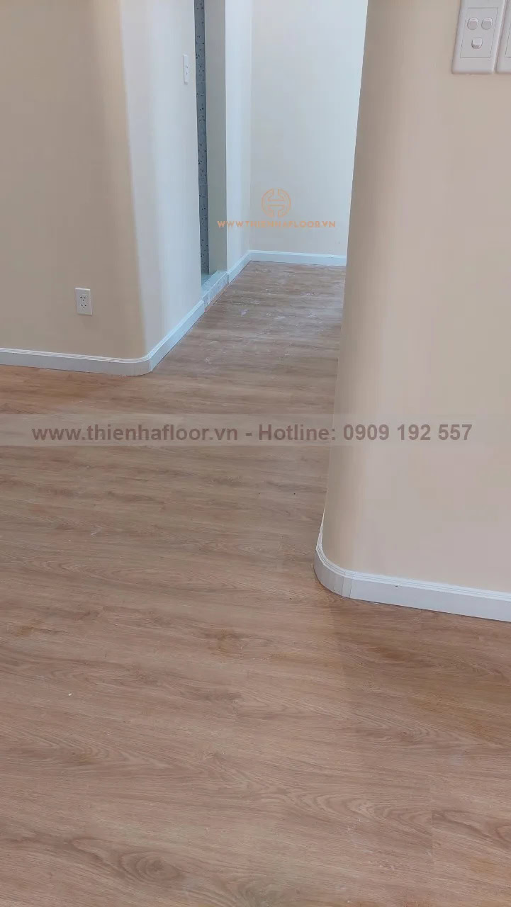 Thi-cong-san-nhua-tai-quan-tan-phu (3)