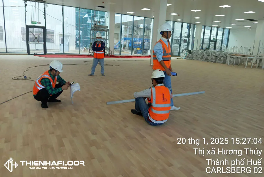 Thi công sàn vinyl kháng khuẩn Gerflor cho nhà máy bia Carlsberg tại Huế 7 Thi Công Nhà Máy Bia 2