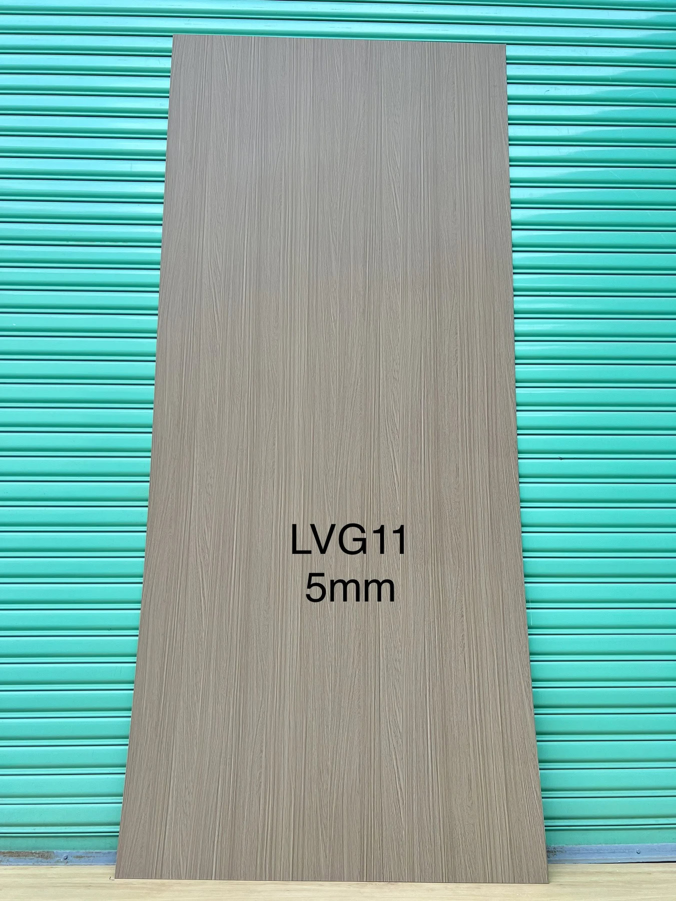 Tam-op-than-tre-luxwall-lvg11.jpg
