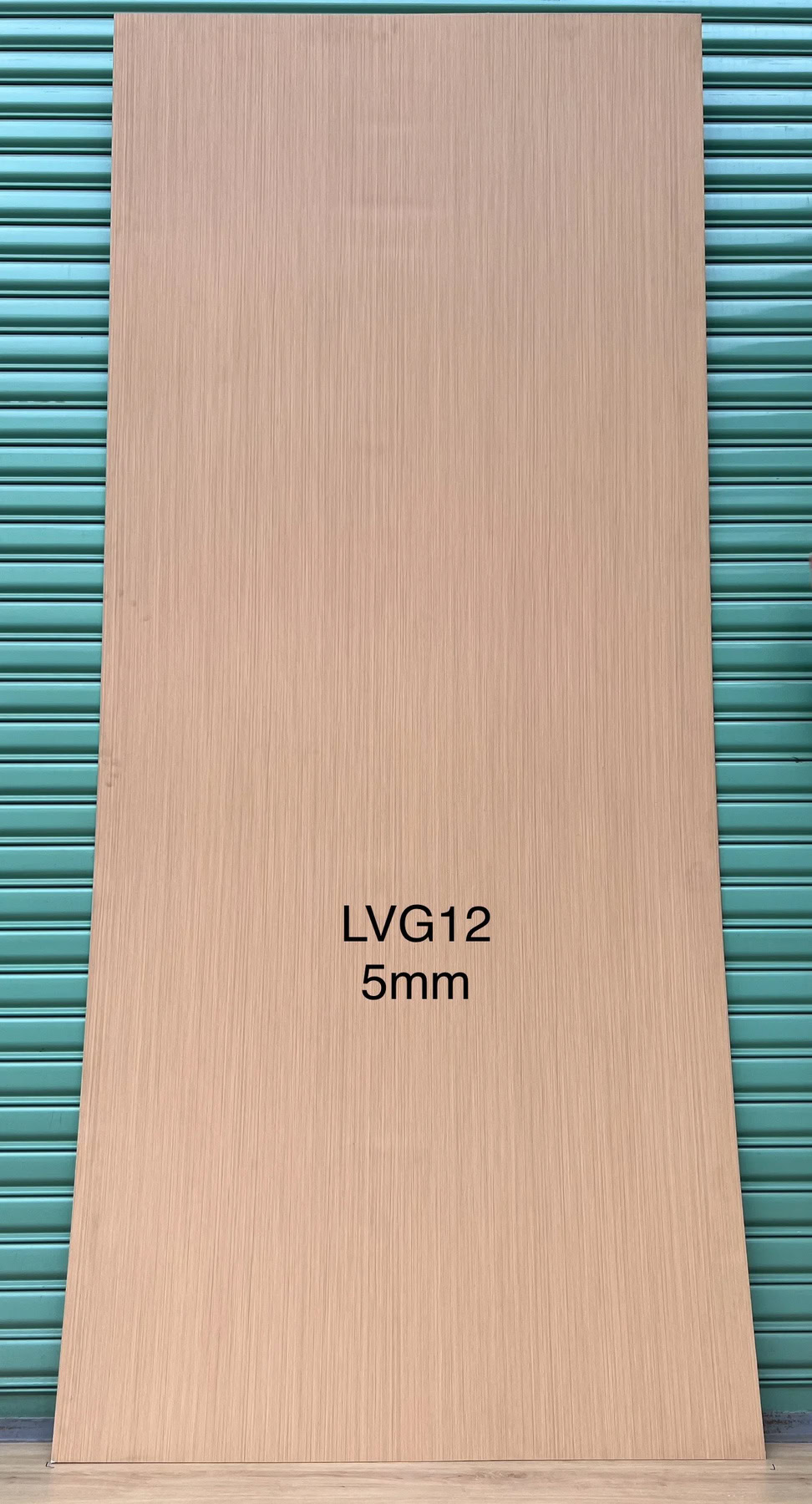 Tam-op-than-tre-luxwall-lvg12.jpg