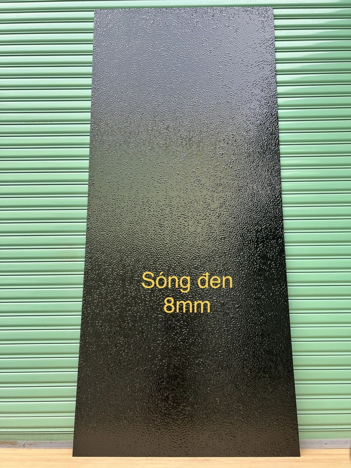 Tam-op-than-tre-luxwall-song-den.webp