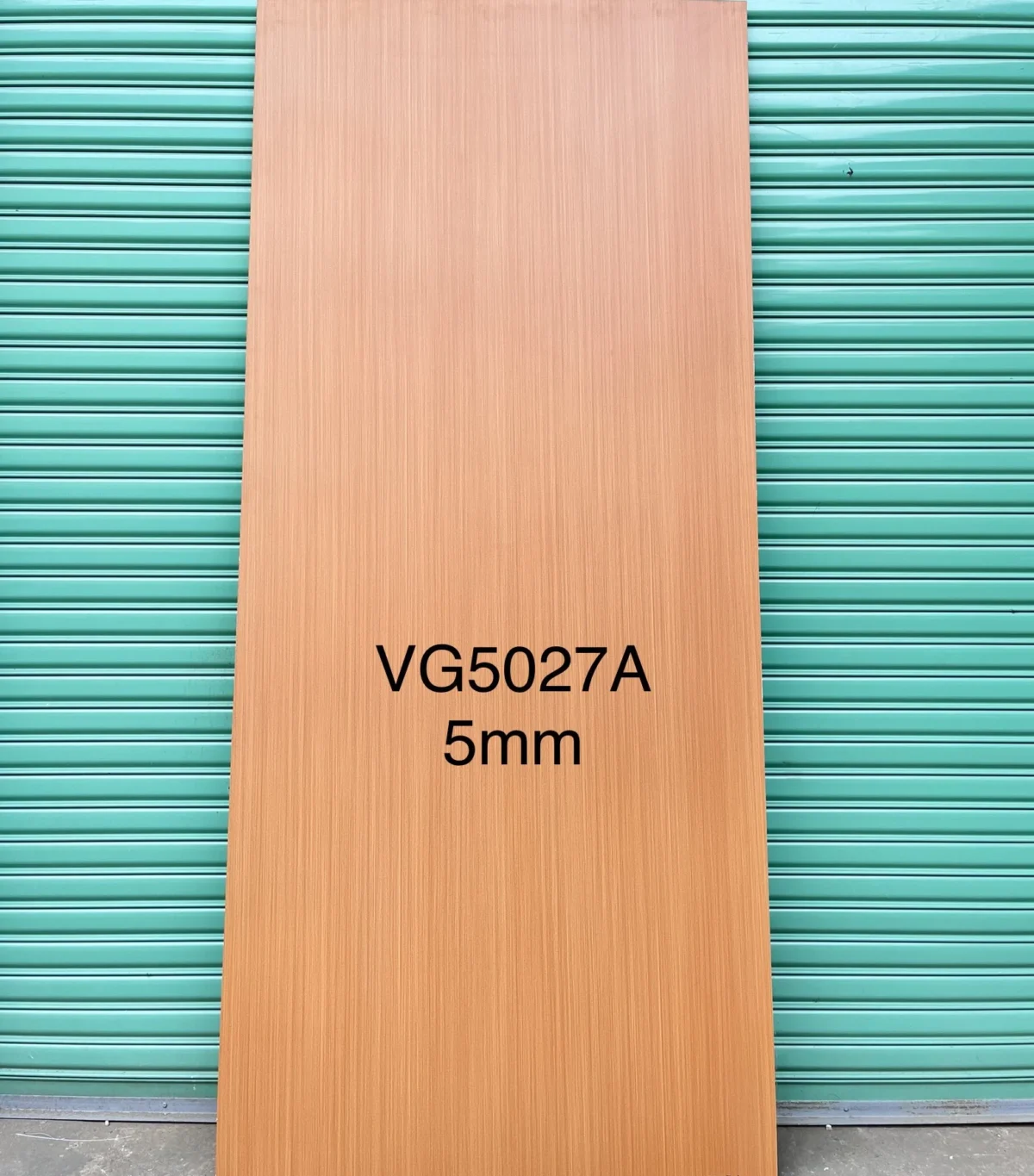 Tam-op-than-tre-luxwall-vg5027a.webp