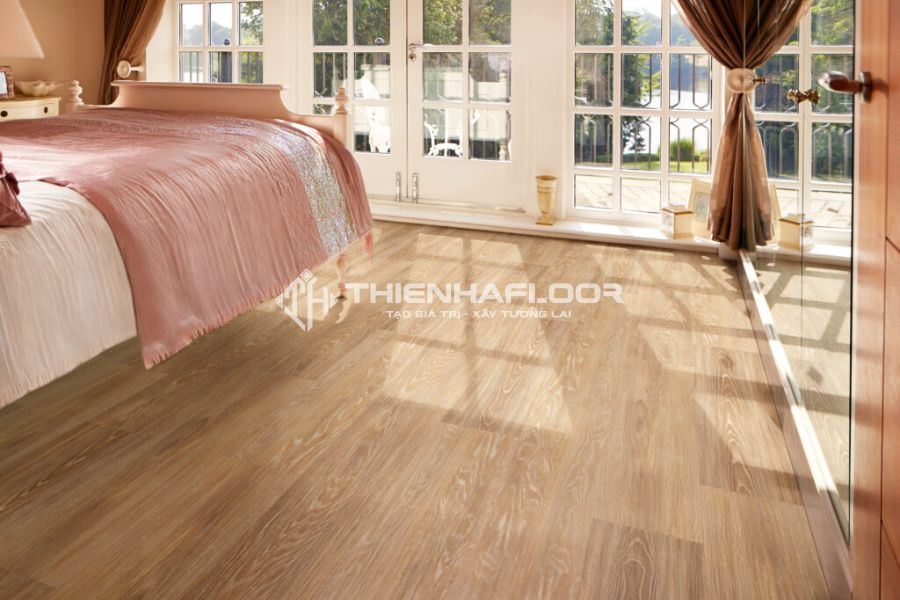 Hướng dẫn cách vệ sinh và bảo quản sàn nhựa tốt nhất 10 Sử dụng rèm cửa để hạn chế ánh nắng chiếu trực tiếp vào sàn