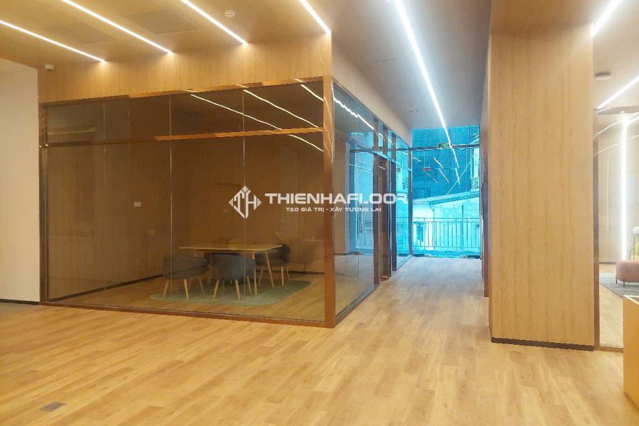 Dự án lót sàn nhựa cho showroom ô tô tại TP. Đà Lạt 8 Công Trình Thi Công Sàn Nhựa Arize Cho Showroom ô Tô