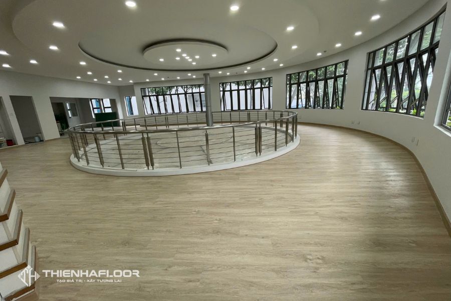 Lót Sàn Nhựa Giả Gỗ Cho Văn Phòng