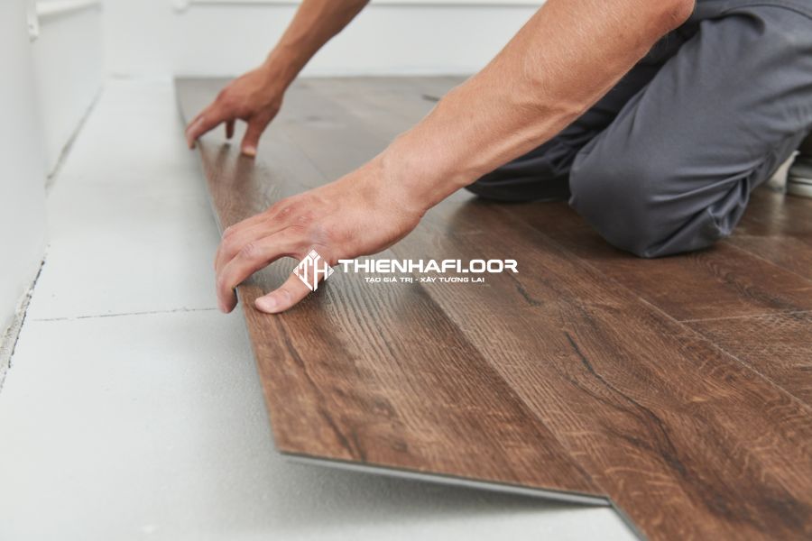 Sàn nhựa giả gỗ có tái sử dụng được không? 5 Tái Sử Dụng Sàn Nhựa Giúp Tiết Kiệm Chi Phí
